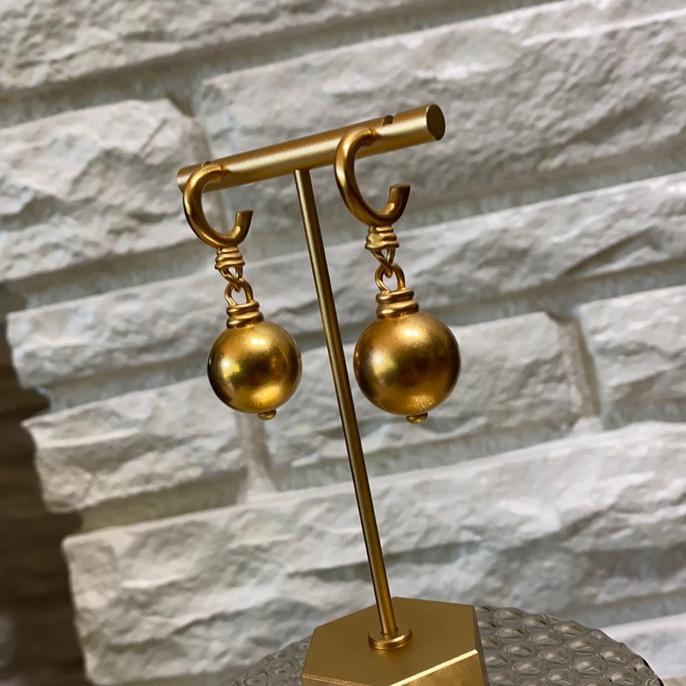 Matte Gold vintage 3/4" diameter ball earrings